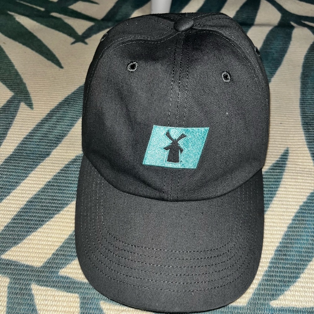 Dutch bros hat